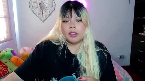 Snapshot of elymoon chatting on October 23, 2025, 7:01 pm Ely online show from October 23, 2025, 7:01 pm