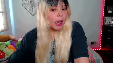 Snapshot of elymoon chatting on November 11, 2025, 2:17 pm Ely online show from November 11, 2025, 2:17 pm