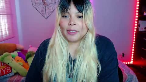 Snapshot of elymoon chatting on November 12, 2025, 8:41 pm Ely online show from November 12, 2025, 8:41 pm