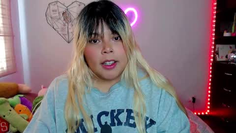 Snapshot of elymoon chatting on November 15, 2025, 6:37 pm Ely online show from November 15, 2025, 6:37 pm