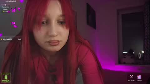 Snapshot of em1l1a chatting on October 23, 2025, 7:56 pm Em1l1a online show from October 23, 2025, 7:56 pm