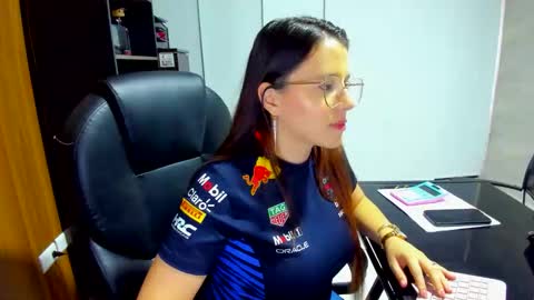 Estefany Martinez Acua INSTAGRAM ema 04oficial online show from December 18, 2025, 9:43 pm