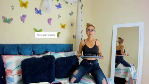 ema garcia  online show from September 19, 2025, 9:48 pm