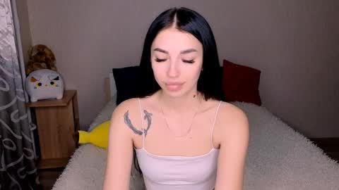 ema_grasie online show from December 25, 2024, 8:18 am