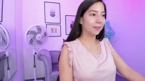 Ema louisx  online show from December 11, 2024, 12:23 pm