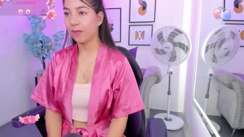 Ema louisx  online show from February 13, 2025, 4:50 pm