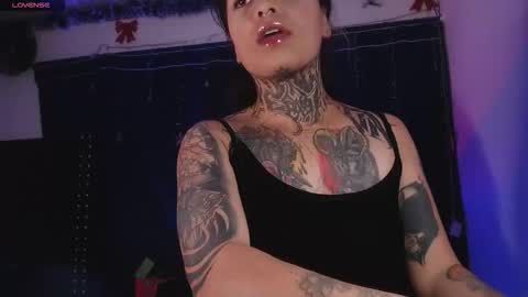 ema_ploxx online show from February 1, 2026, 1:26 am