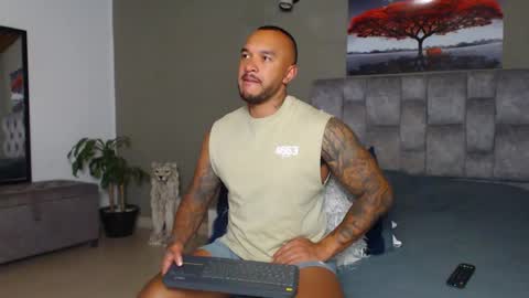 emanuelspencer online show from March 4, 2025, 2:38 am