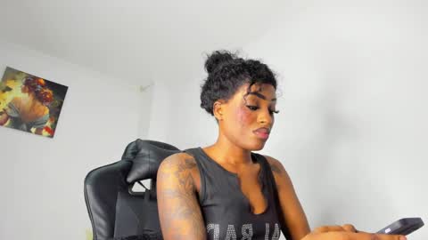 Snapshot of emattaylor chatting on January 5, 2025, 1:47 pm . online show from January 5, 2025, 1:47 pm