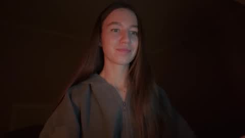 Snapshot of emberfamn chatting on February 17, 2026, 8:59 pm Alina online show from February 17, 2026, 8:59 pm