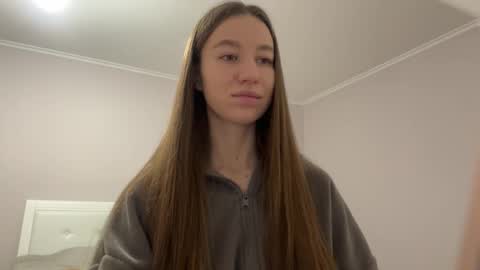 Snapshot of emberfamn chatting on February 26, 2026, 9:58 pm Alina online show from February 26, 2026, 9:58 pm