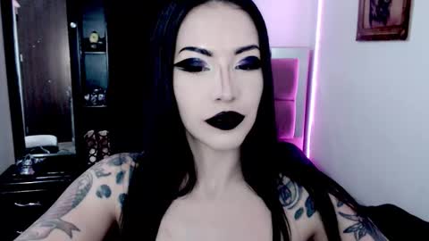 Emerald Black online show from January 7, 2026, 6:49 am