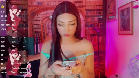 Snapshot of emeli_roushot chatting on May 26, 2026, 11:17 am Emeli online show from May 26, 2026, 11:17 am