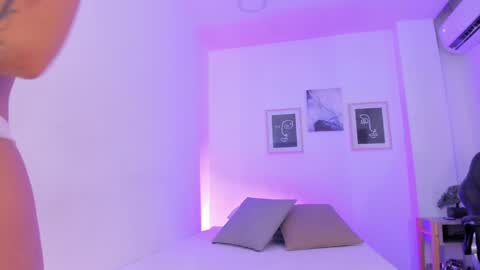 emelie_89 online show from February 8, 2025, 11:44 am