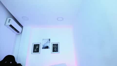 emelie_89 online show from March 3, 2025, 12:16 pm