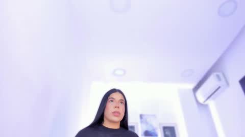 emelie_89 online show from September 9, 2025, 11:54 am