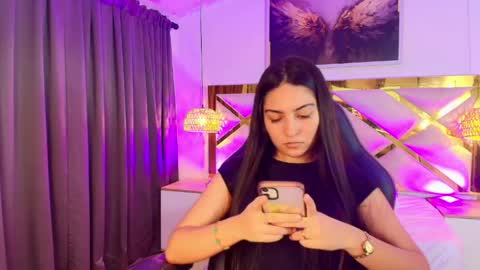 Snapshot of emelie_ch_ chatting on May 17, 2026, 7:50 am Emily online show from May 17, 2026, 7:50 am