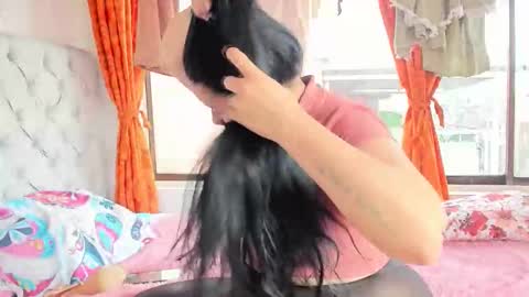 Emely   online show from November 21, 2025, 1:21 pm