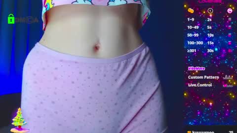 Snapshot of emelycrystal chatting on February 1, 2025, 5:28 am Emely online show from February 1, 2025, 5:28 am