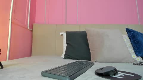 Emy online show from September 23, 2025, 11:57 am