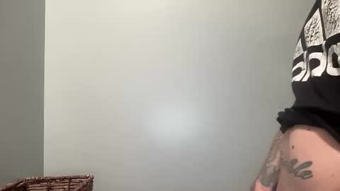 Snapshot of emerald1machete chatting on November 17, 2025, 6:19 am MelodyMichael online show from November 17, 2025, 6:19 am