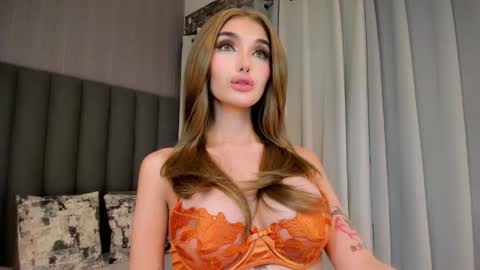 Snapshot of emeraldfvckinggreyson chatting on February 9, 2026, 2:04 am Emerald online show from February 9, 2026, 2:04 am