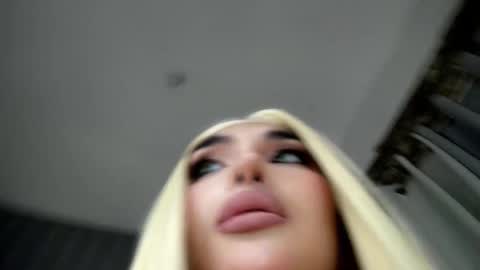 Snapshot of emeraldfvckinggreyson chatting on February 17, 2026, 5:04 am Emerald online show from February 17, 2026, 5:04 am