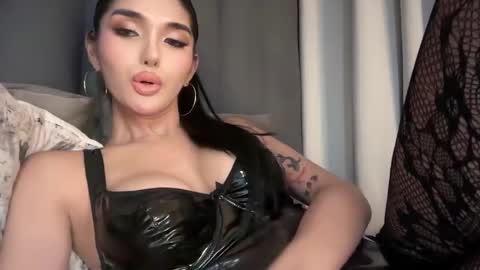 Snapshot of emeraldfvckinggreyson chatting on February 23, 2026, 5:49 am Emerald online show from February 23, 2026, 5:49 am