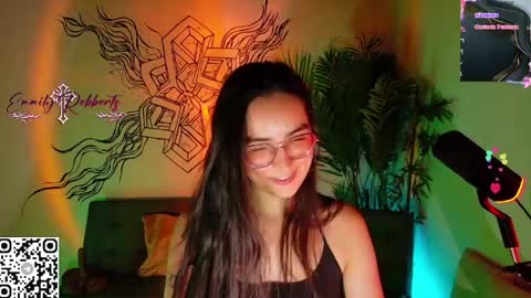 Snapshot of emi_roberts chatting on May 22, 2026, 1:57 am Emmily Roberts online show from May 22, 2026, 1:57 am