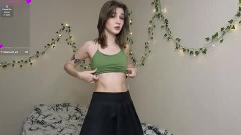 Bianca and Emi online show from October 16, 2025, 8:32 pm
