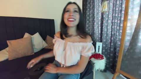 Snapshot of emigomez_ chatting on January 20, 2025, 8:07 pm Emilia Gomez online show from January 20, 2025, 8:07 pm