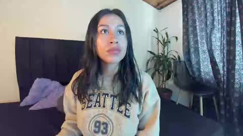 Snapshot of emigomez_ chatting on March 11, 2025, 9:26 pm Emilia Gomez online show from March 11, 2025, 9:26 pm
