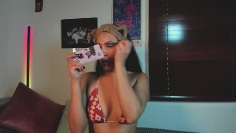 Emilia Gomez online show from February 4, 2026, 12:44 pm