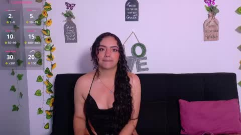 Snapshot of emiily_curly chatting on April 22, 2026, 11:45 am Emily online show from April 22, 2026, 11:45 am