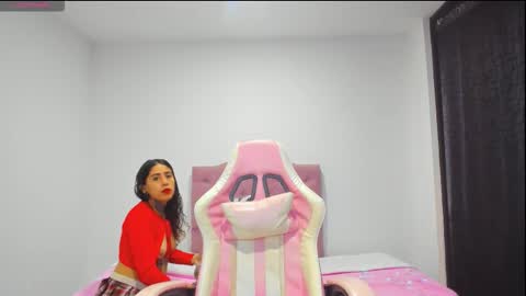 Snapshot of emiily_cute4u_ chatting on September 28, 2025, 11:26 am lucia online show from September 28, 2025, 11:26 am