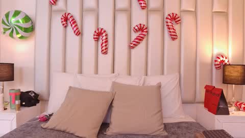 EMILY ROBERTS online show from December 15, 2025, 3:11 am