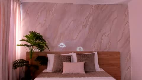 Emily online show from November 23, 2025, 1:55 pm