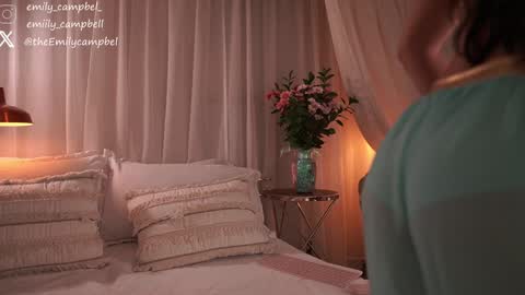 Emily Campbell online show from October 31, 2025, 10:44 pm