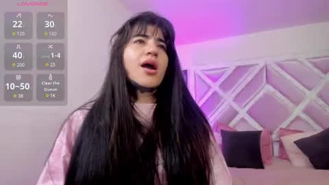 emilayton_ online show from October 23, 2025, 6:39 pm