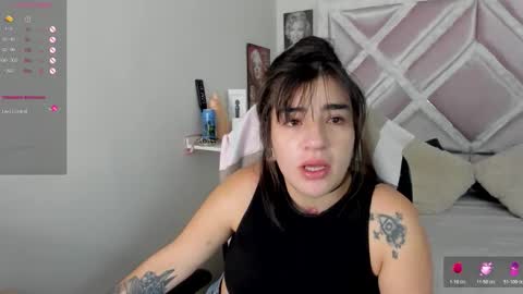 emilayton_ online show from February 10, 2026, 8:46 pm