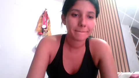 Snapshot of emili_riders chatting on January 28, 2025, 3:35 pm emili riders online show from January 28, 2025, 3:35 pm