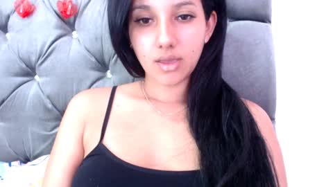 Snapshot of emili_riders chatting on February 7, 2025, 3:30 pm emili riders online show from February 7, 2025, 3:30 pm