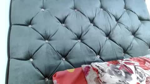 Snapshot of emili_riders chatting on February 15, 2025, 8:44 am emili riders online show from February 15, 2025, 8:44 am