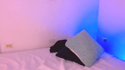 emili_williams10 online show from February 19, 2026, 1:12 am