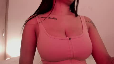 Emilia Big Boobs online show from December 11, 2024, 5:59 pm