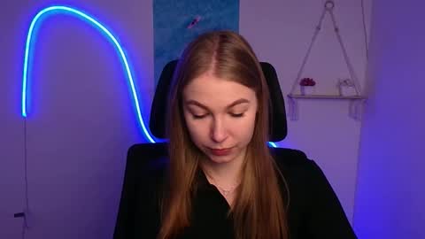 Emilia online show from October 23, 2025, 5:29 am