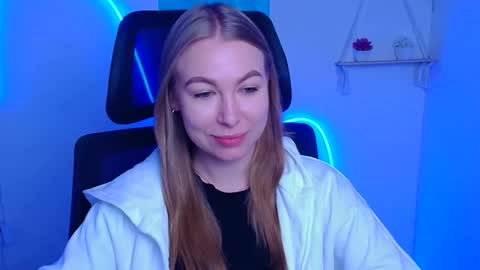 Emilia online show from December 3, 2025, 6:21 am