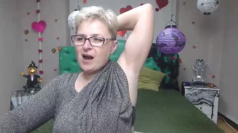 EmiliaGree online show from November 10, 2025, 6:07 pm