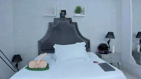 EmiliaRose online show from November 13, 2025, 9:25 pm