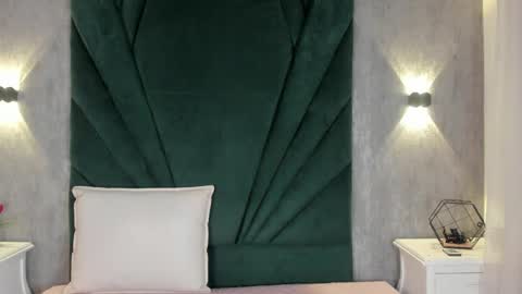 Snapshot of emiliclarke_ chatting on March 31, 2026, 11:43 am Emilie online show from March 31, 2026, 11:43 am